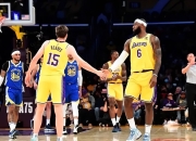 包含复仇之战！詹姆斯率领美国队成功终止连败的词条