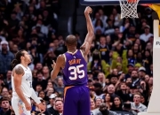 杜兰特绝杀时刻，威少点燃赛场，迎来胜利迎来胜利！