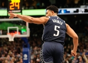 东契奇狂砍威金斯分，76人迎来新赛季高光！的简单介绍