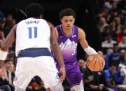 爵士复出首战，爆发新星状态火爆，命运悬念成为焦点！