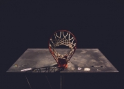 Ning在雄鹿比赛中重返赛场，持续失利引发热议！观众掌声雷动